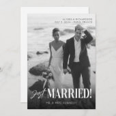 Chic Black & White Foto Typografie Just Married Einladung (Vorne/Hinten)