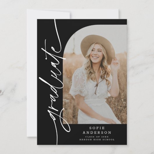Chic Black & White Script Arch Abschluss Foto Ankündigung (Vorderseite)