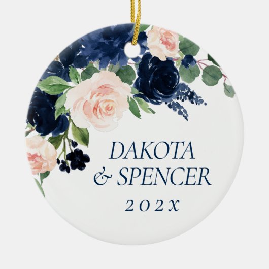 Chic Blooms | Monogramm Navy Blue und Blush Floral Keramik Ornament (Vorne)