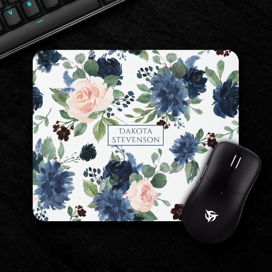 Chic Blooms | Monogramm Navy Blue und Blush Floral Mousepad