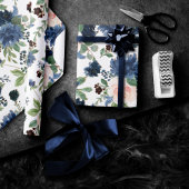 Chic Blooms | Navy Blue and Blush Floral Muster Geschenkpapier