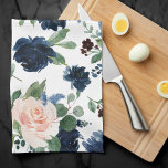 Chic Blooms | Navy Blue and Blush Rosen Shimmer Geschirrtuch<br><div class="desc">Romantisches, handgemaltes Thema mit einem marineblau-blauen und rot-rosa Blumenstrauß, das mit botanischem Lorbeer und dunkelblauen Akzenten geschmückt ist. Aus der Kollektion "Boho Bloom" besteht dieses Layout aus einem Bohemischen Blumenstrauß mit strahlender Blume und Eukalyptusblüte. Für andere Farben, Stile oder koordinierende Produkte besuchen Sie bitte die JustFharryn ~ www.zazzle.com/store/justfharryn ~ @Zazzle...</div>