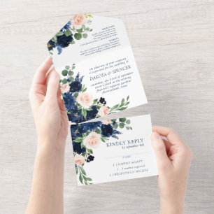 Chic Blooms   Romantische Hochzeit der Navy in Bla All In One Einladung