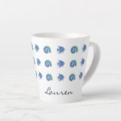 Chic Blue and White Fish Muscheln Beach House Milchtasse (Rechte Ecke)