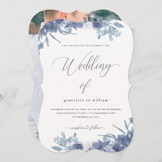 Chic Blue Floral mit Calligrafy Foto Wedding Einladung (Vorne/Hinten)