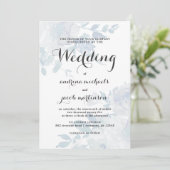 Chic Blue Floral mit Calligrafy Wedding Einladung (Stehend Vorderseite)