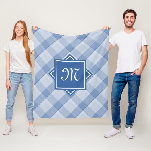 Chic Blue Kariert mit moderner Diagonal-Monogramm Fleecedecke (Beispiel)