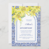 Chic Blue Portugiesisch Azulejo Yellow Lily Geburt Einladung (Vorderseite)