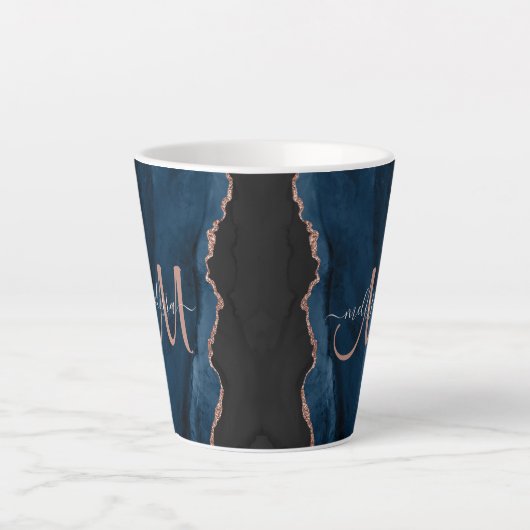 Chic Blue Rose Gold Agate Custom Script Monogram Milchtasse (Vorderseite)