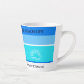 Chic Blue Stripes Familienname Beach House Milchtasse (Rechts)