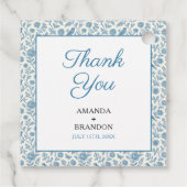 Chic Blue Toile de Jouy Floral Border Wedding Geschenkanhänger (Rückseite)