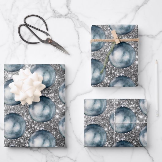 Chic Blue Weihnachtsbälle Silver Sprakles Wrapping Geschenkpapier Set (Vorderseite)