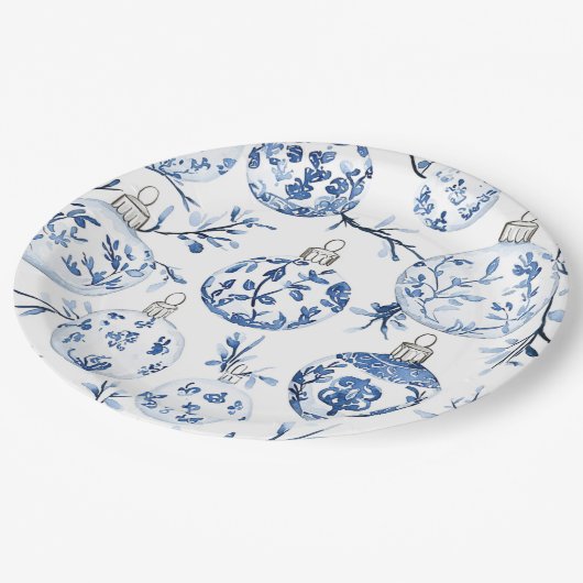 Chic Blue White Christmas Ornaments Pappteller (Schrägansicht)