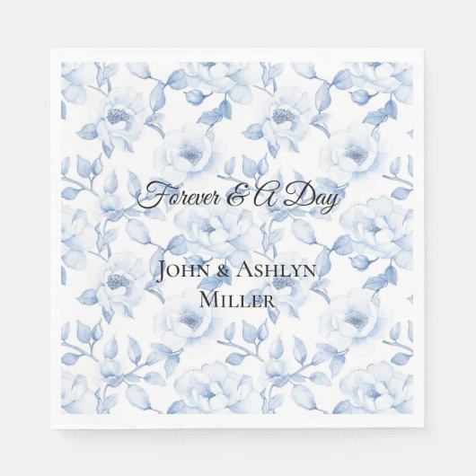 Chic Blue White Floral Wedding Serviette (Vorderseite)