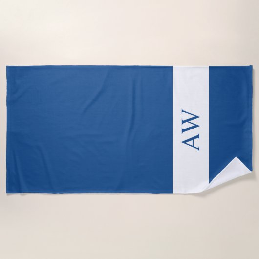 Chic Blue White Mit Monogramm Strandtuch (Vorderseite)