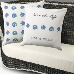 Chic Blue White Muscheln und Fish Family Beach Hou Kissen