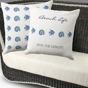 Chic Blue White Muscheln und Fish Family Beach Hou Kissen