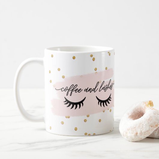 Chic Blush Kaffee und Lashes Imitate Gold mit Name Kaffeetasse (Mit Donut)