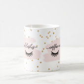 Chic Blush Kaffee und Lashes Imitate Gold mit Name Kaffeetasse (Mittel)