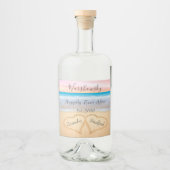 Chic Blush Pink Beach Wedding 2 Heart Sand Liquor Alkoholflaschenetikett (Vorderseite)