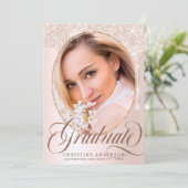 Chic Blush Pink Glitzer Foto Graduation Party Einladung (Stehend Vorderseite)