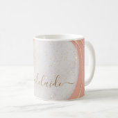 Chic Blush Pink Gold Glitzer Monogram Script Name Kaffeetasse (VorderseiteRechts)