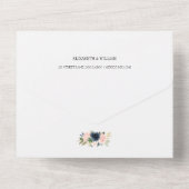 Chic Blush Pink und Navy Blue Floral Wedding Foto All In One Einladung (Rückseite)