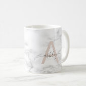 Chic Blush Pink White Marble Script Name Monogram Kaffeetasse (VorderseiteRechts)