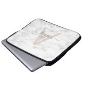 Chic Blush Pink White Marble Script Name Monogram Laptopschutzhülle (Vorne Knopf)