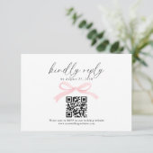 Chic Blush Rosa Schleifenband QR Code Hochzeit RSV RSVP Karte (Stehend Vorderseite)