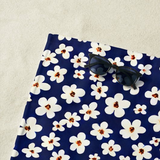 Chic Boho Daisies Dark Blue Pattern Pillow Case Strandtuch (Beispiel)