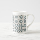 Chic Bone China Tasse: Welsh Tapestry Pattern, Gra Porzellantasse (Rechts)