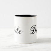 Chic "Bride" Script Schwarz und Weiß Zweifarbige Tasse (Mittel)