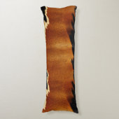 Chic Brown Black Cream Western Cowhide Seitenschläferkissen (Vorderseite Vertikal)