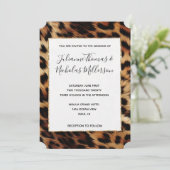 Chic Brown Cream Leopard Wedding Einladung (Stehend Vorderseite)