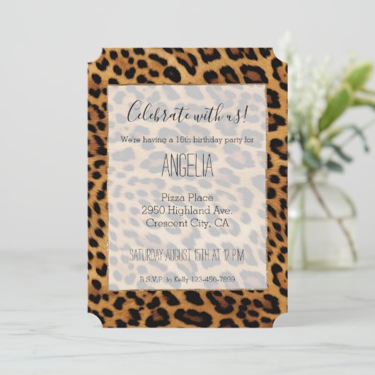 Chic Brown Leopard Print Einladung (Stehend Vorderseite)