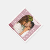 Chic Burgundy Arch Foto Wedding Serviette (Ecke)