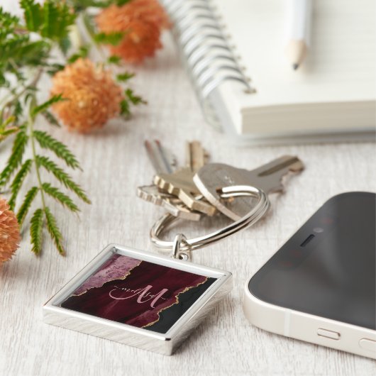 Chic Burgundy Gold Glitzer Agate Custom Monogram Schlüsselanhänger (Seite)