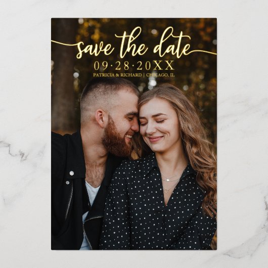 Chic Calligrafy Wedding Save the Date Folieneinladung (Vorderseite)