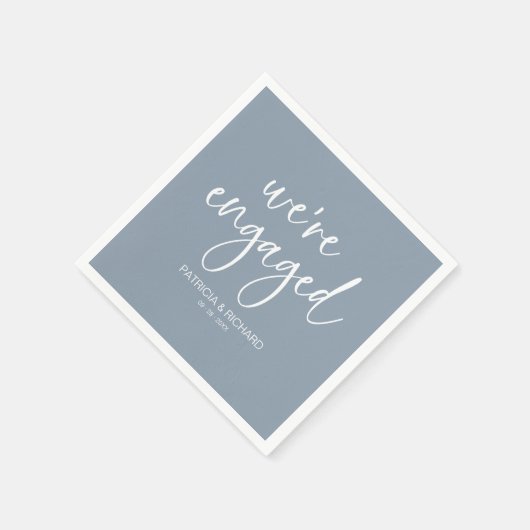 Chic Calligrafy Wir sind Verlobte Engagement Party Serviette (Ecke)