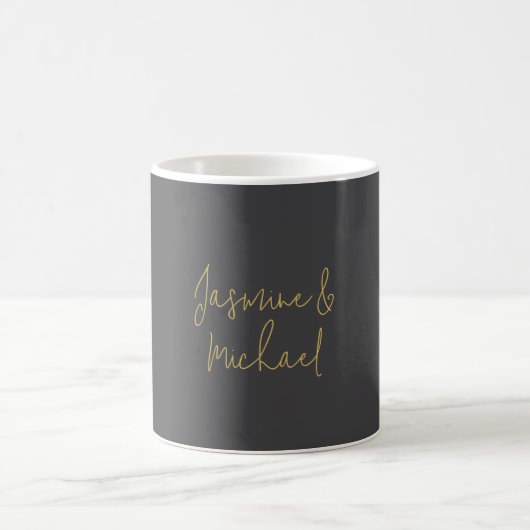 Chic Calligraphy Couple Names Gray & Gold Kaffeetasse (Mittel)