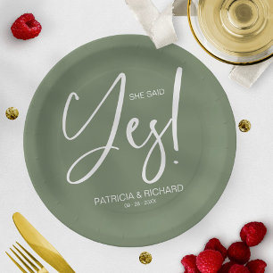 Chic Calligraphy Sie sagte Yes Engagement Party Pappteller