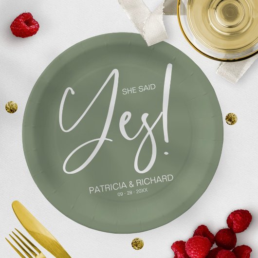 Chic Calligraphy Sie sagte Yes Engagement Party Pappteller