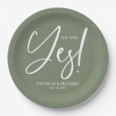 Chic Calligraphy Sie sagte Yes Engagement Party Pappteller (Vorderseite)