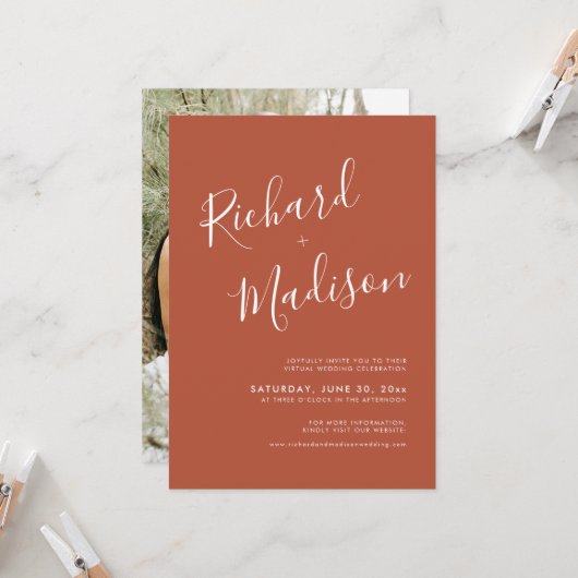 Chic Calligraphy Terracotta Foto Virtual Wedding Einladung (Vorderseite/Rückseite Beispiel)