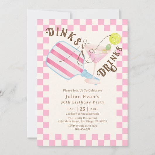 Chic Checkered Dinks & Drinks Pickleball Geburtsta Einladung (Vorderseite)