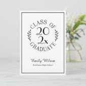 Chic Class of Schwarz-weiß Emblem Graduation Party Einladung (Stehend Vorderseite)