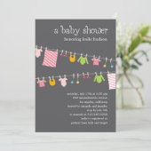 Chic Clothesline Baby Shower Invitation (Mädchen) Einladung (Stehend Vorderseite)
