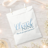Chic Cloud Nine Modern Script Brautparty Geschenktütchen (Ausgeschnitten)