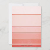 Chic Coral Striped Ton sur Ton Wedding Einladung (Rückseite)